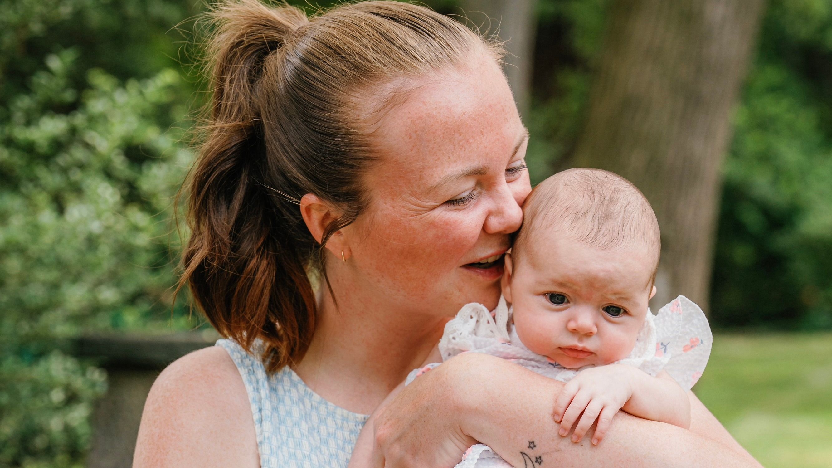 Gentle Transition <br><span class="italic font-serif">Into Motherhood</span>